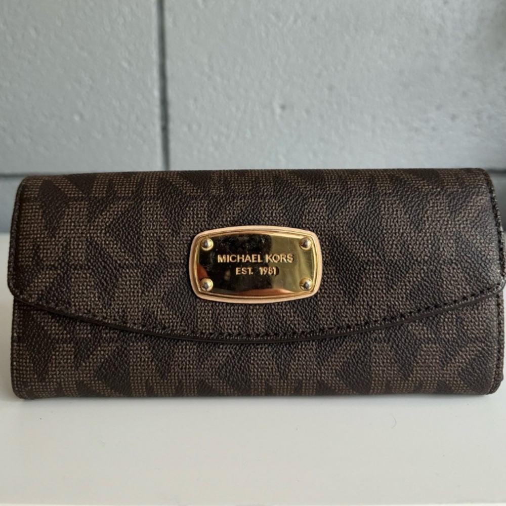 Michael Kors Jet Set Bag and Wallet - Picture 6 of 9